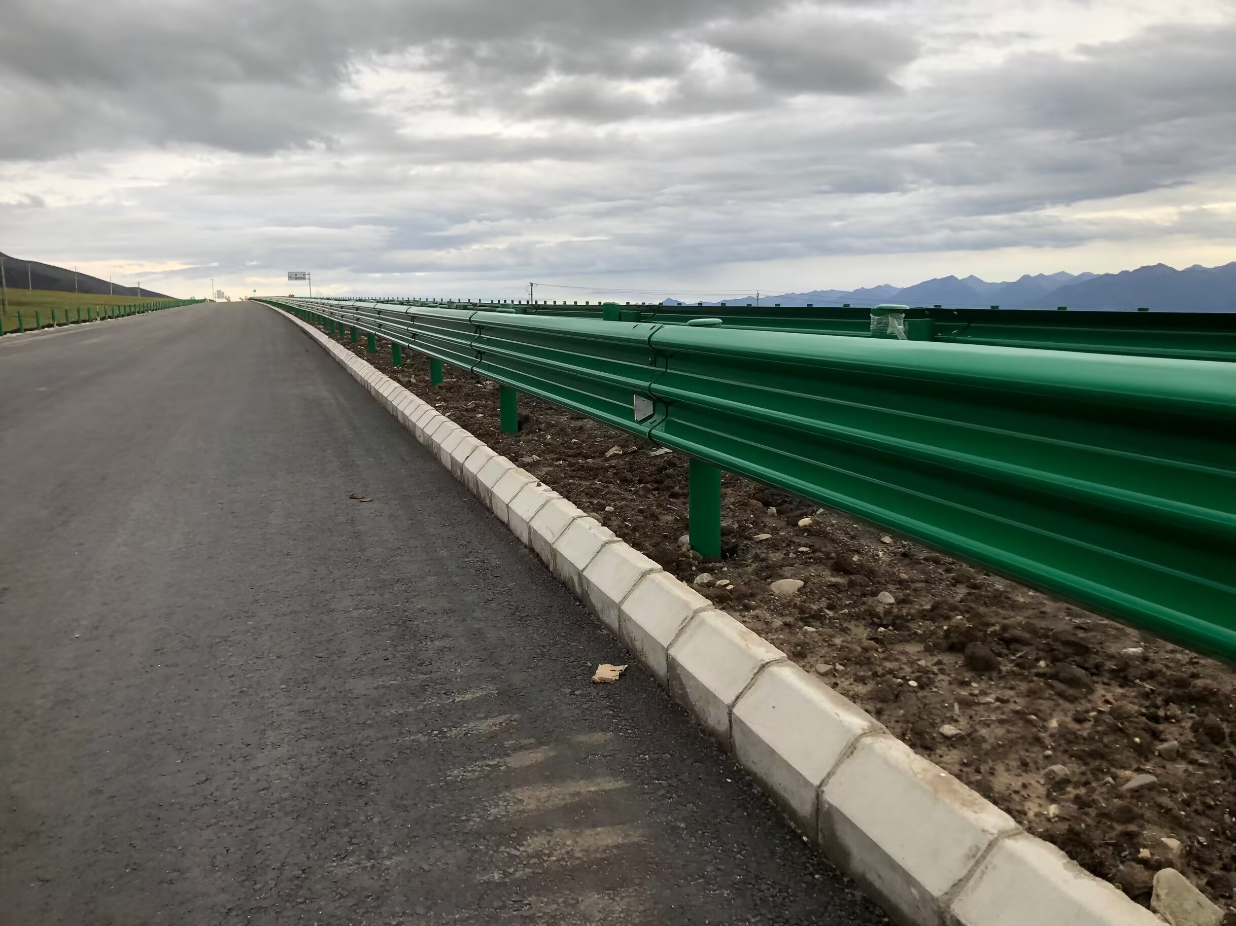 滨江区乡村公路波形护栏三波波形护栏 - 推荐